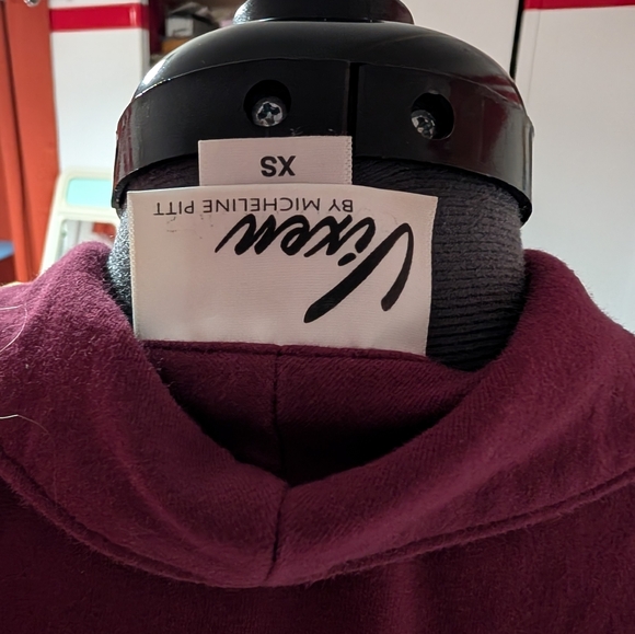 Vixen top By Vixen By Micheline Pitt - Picture 2 of 2